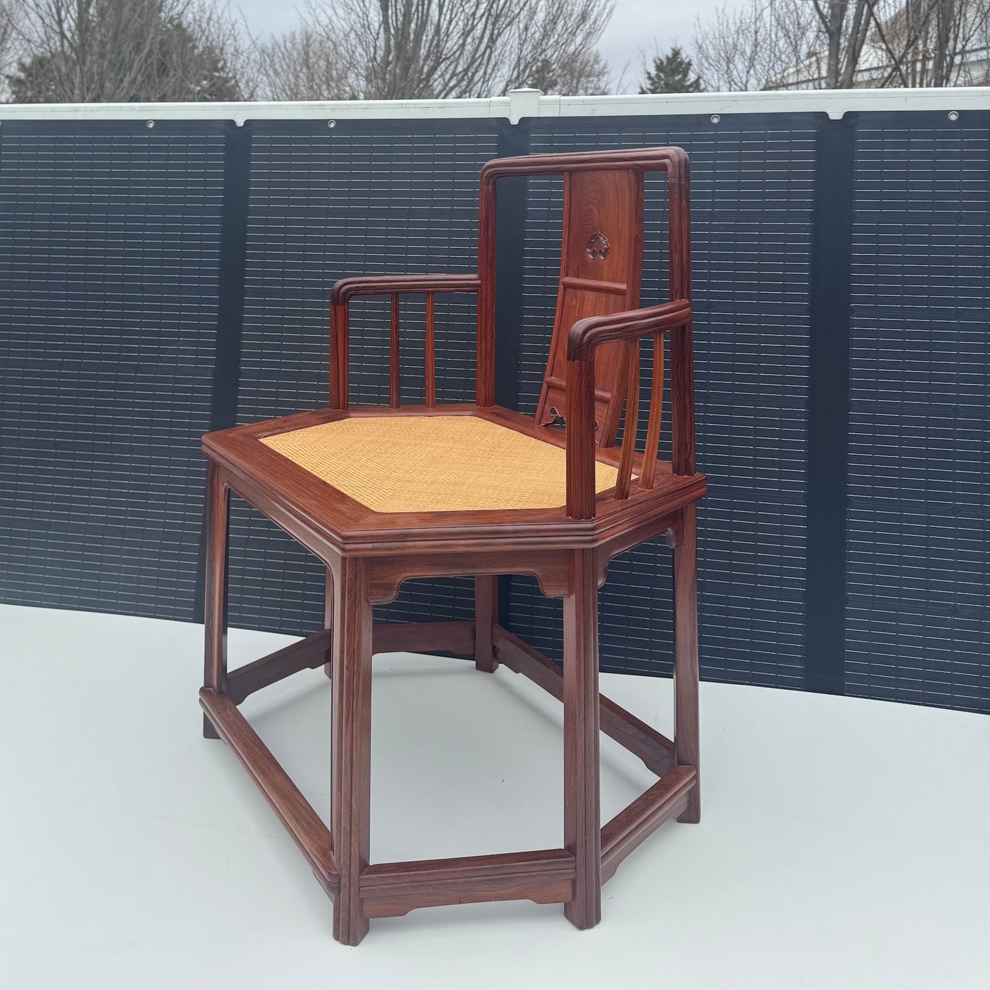Hexagonal Six-Legged Southern Official’s Hat Chair