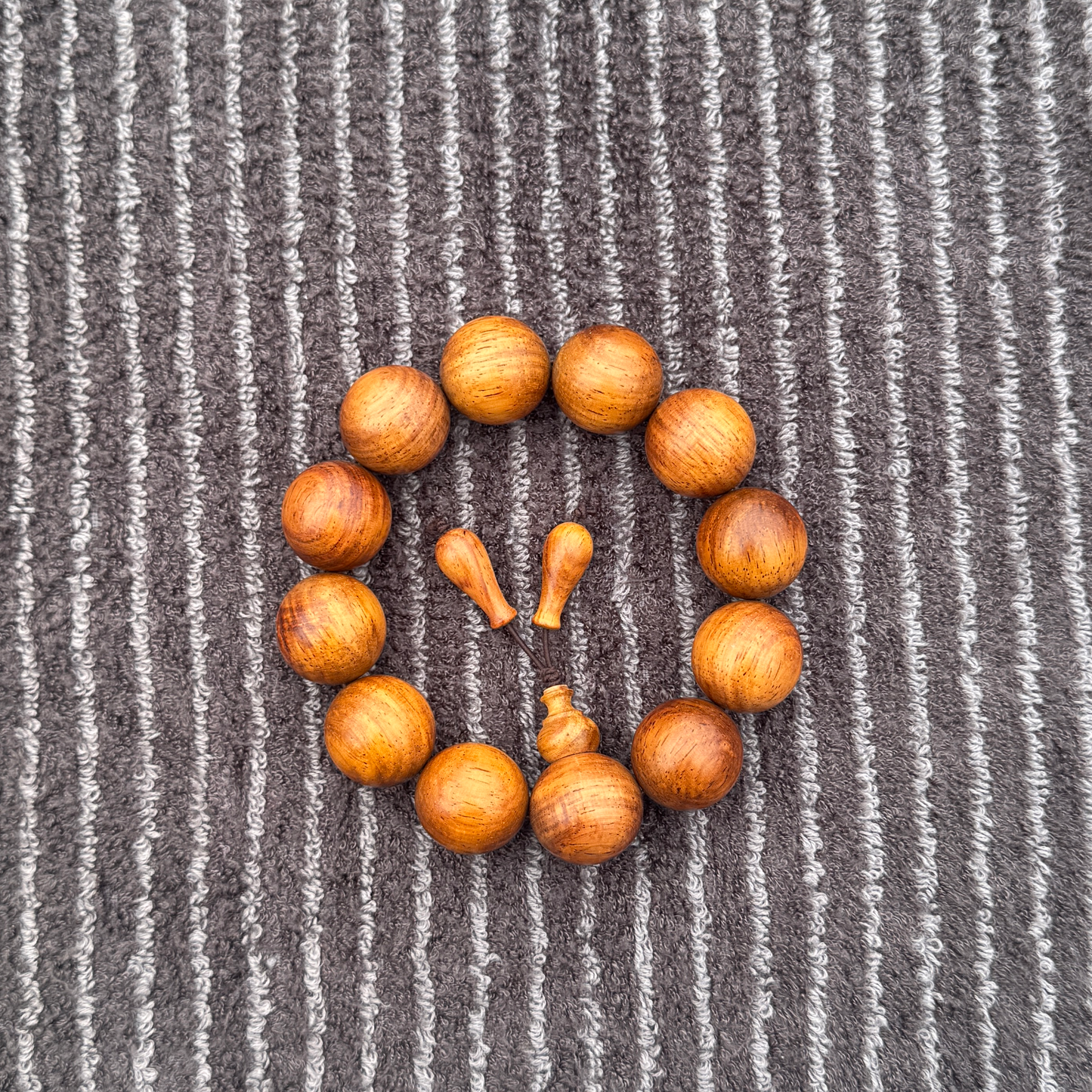 Huanghuali (12 Beads, 20mm)